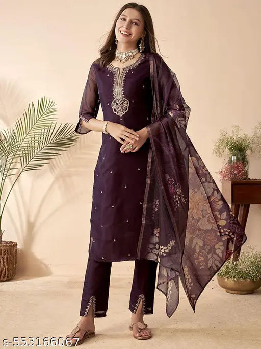 👑 Royal Chanderi Silk Wedding Kurta Set – Tradition with Elegance