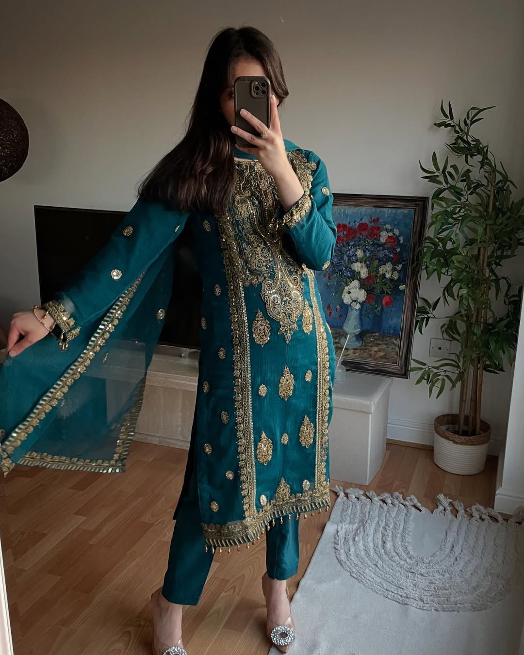 ✨ NEW ARRIVAL – ROYAL LOOK REDEFINED ✨