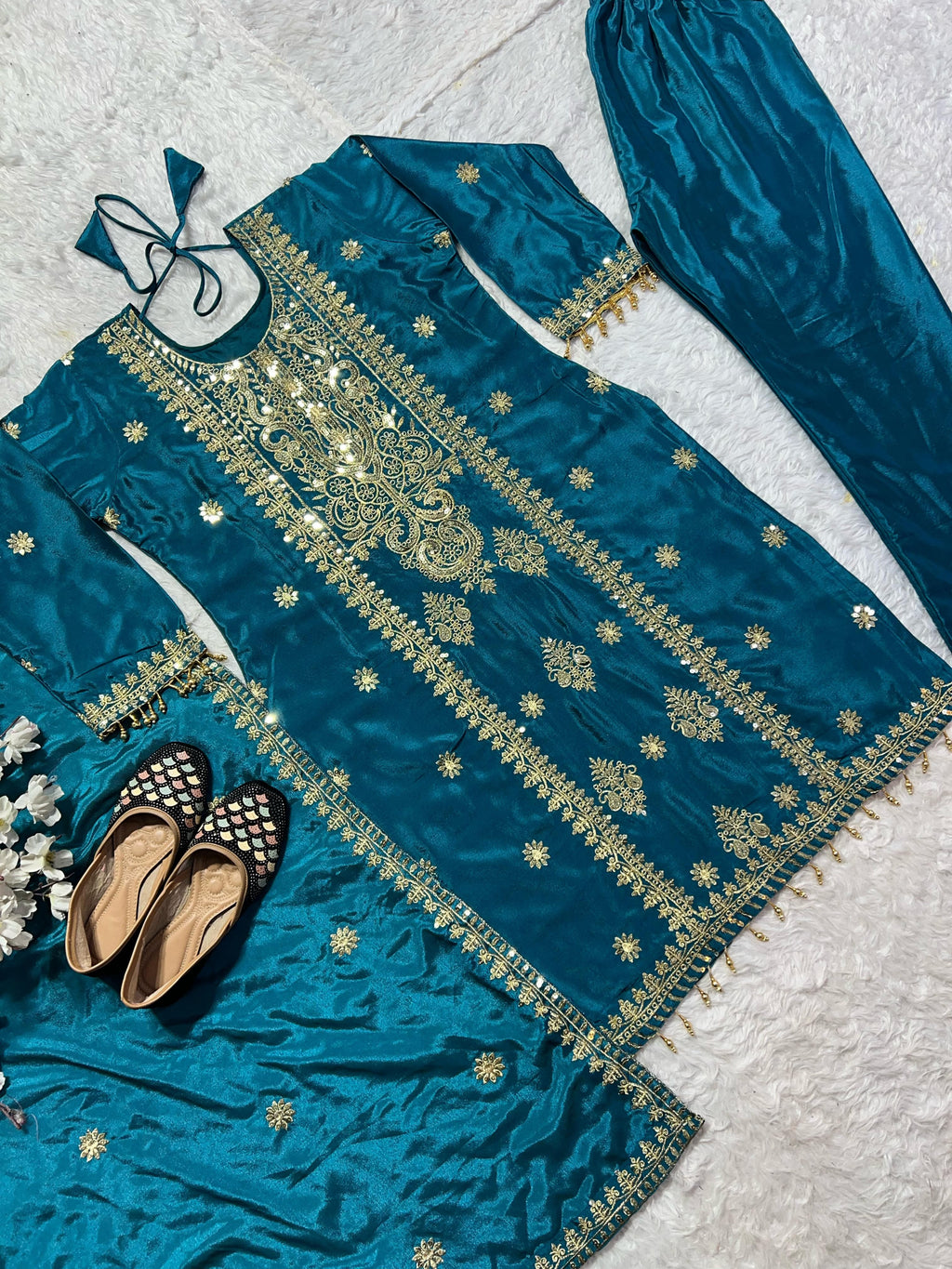 ✨ NEW ARRIVAL – ROYAL LOOK REDEFINED ✨