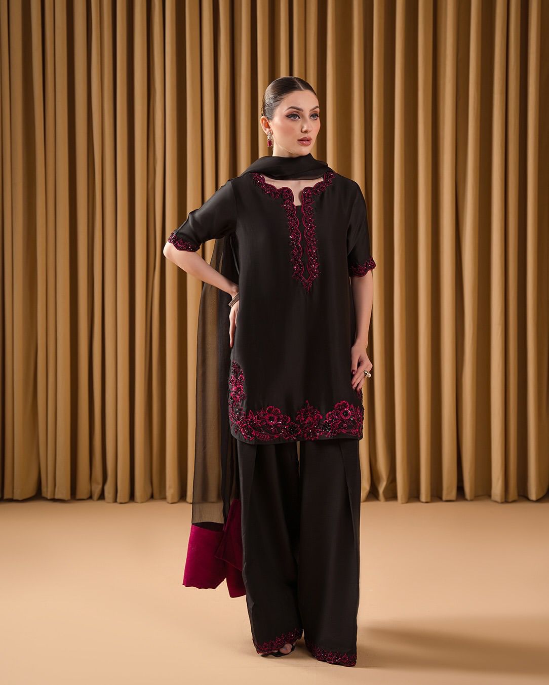 👑 Designer Set with Pure Natural Crepe & Farshi Palazzo 👑