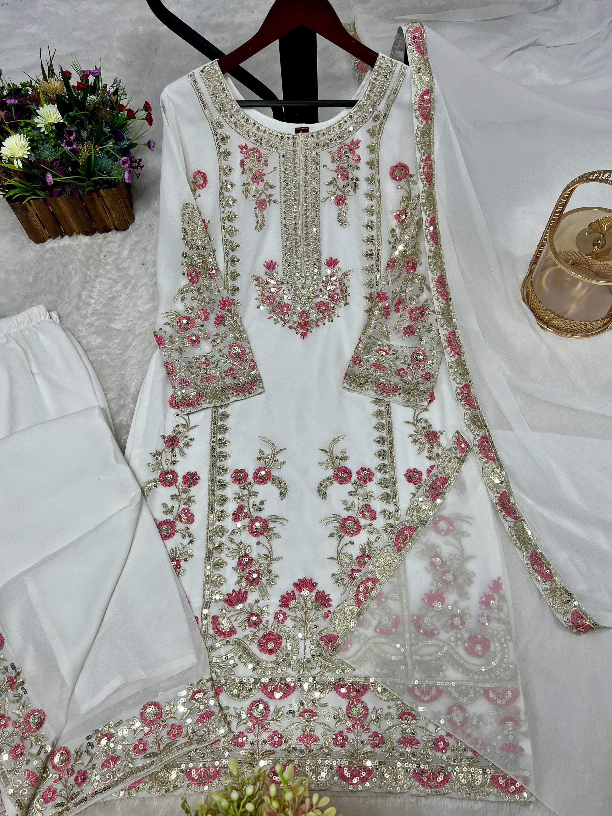 💫 Elegant 3-Piece Embroidered Set 💫