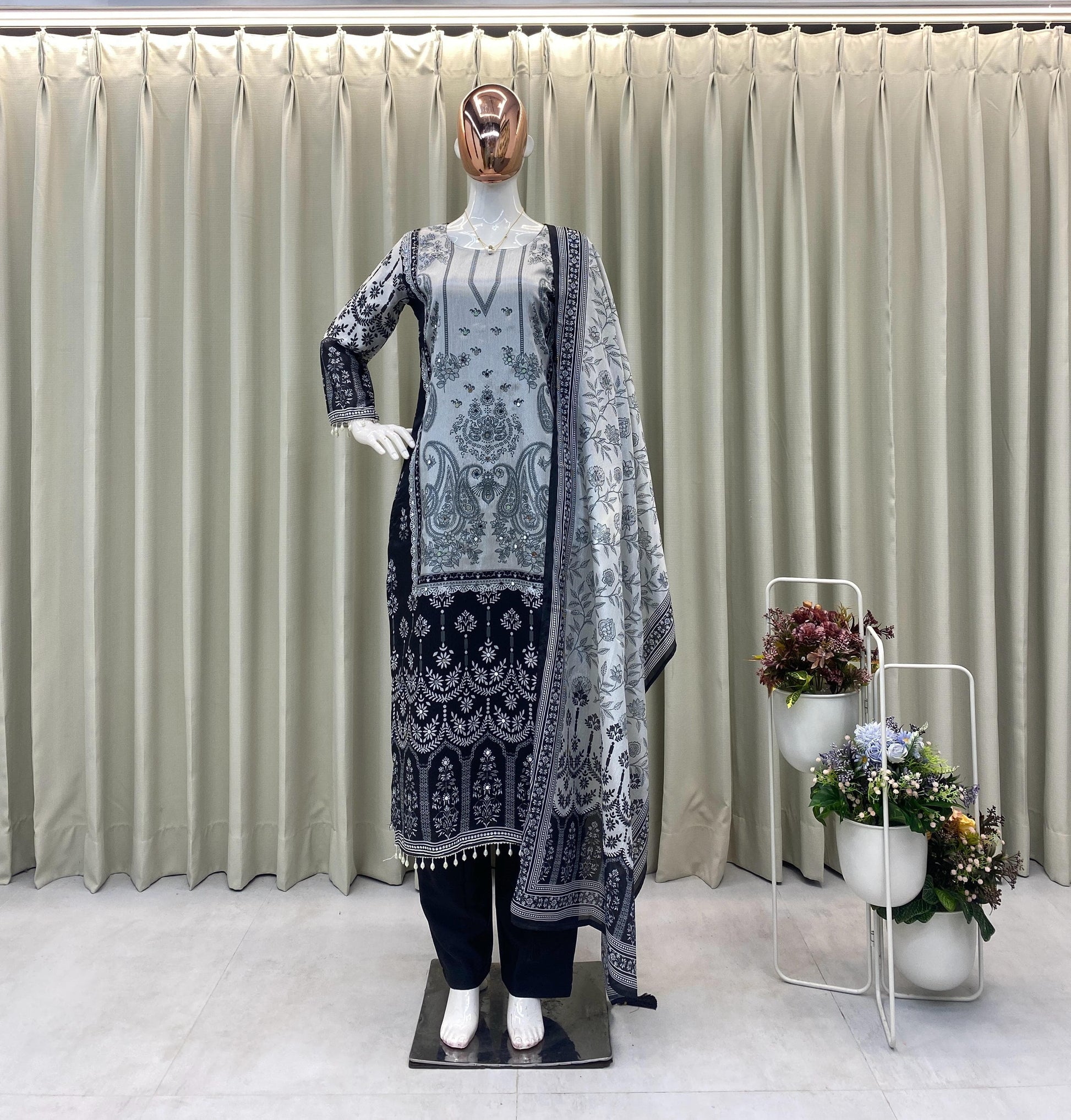 🌟 Trending Chinon Designer Set with Mirror Magic & Printed Charm ✨👗"