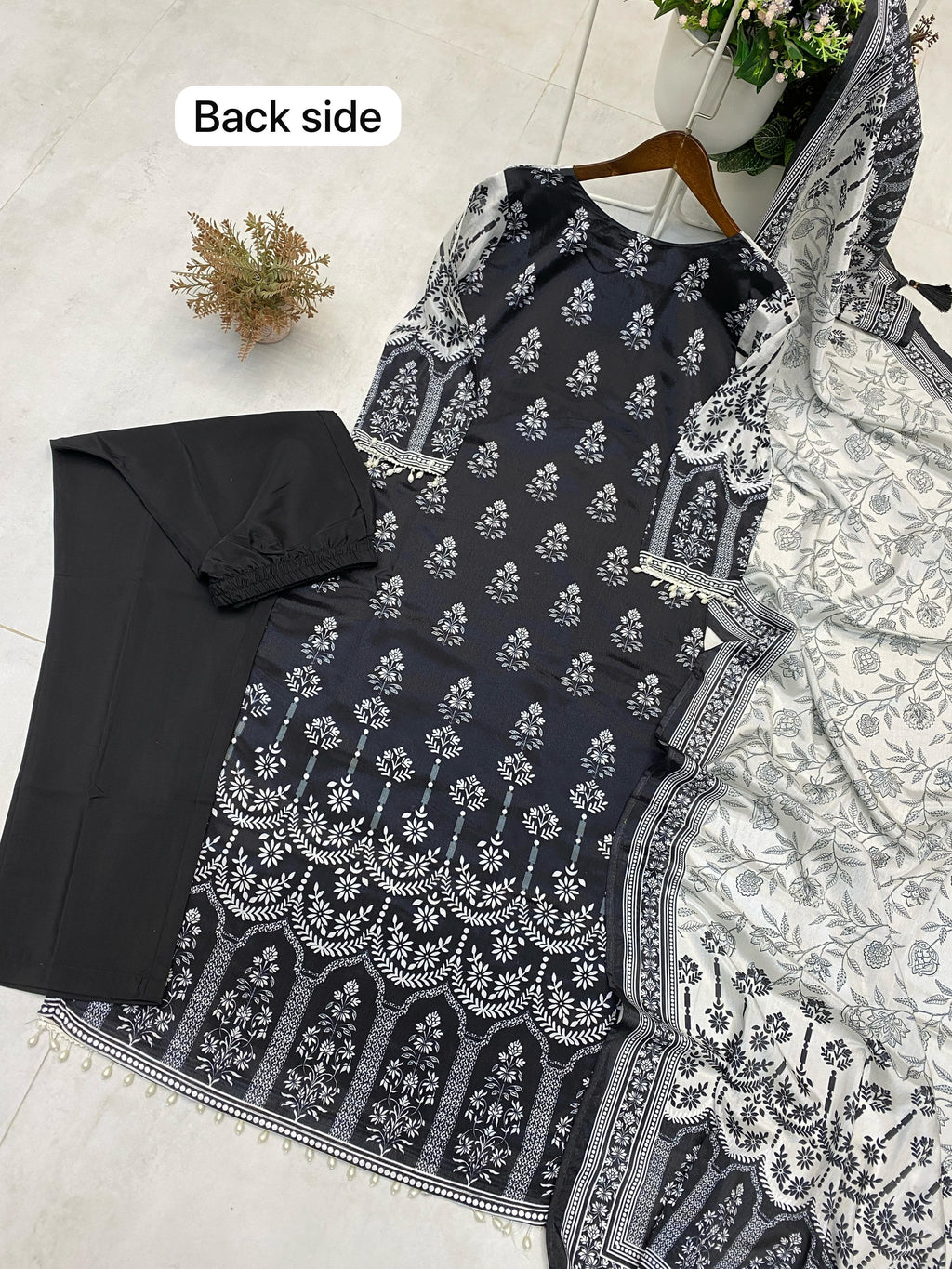 🌟 Trending Chinon Designer Set with Mirror Magic & Printed Charm ✨👗"