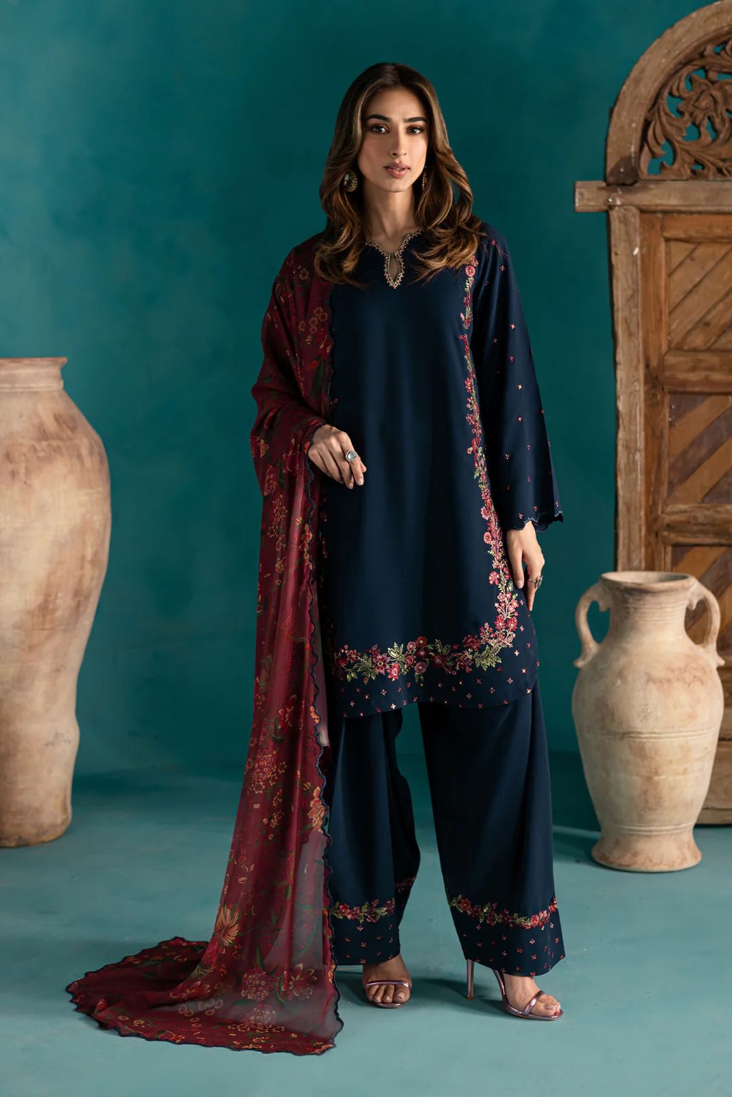 🌟 Royal Radiance in Crepe Silk Embroidered Elegance You Can Wear ✨