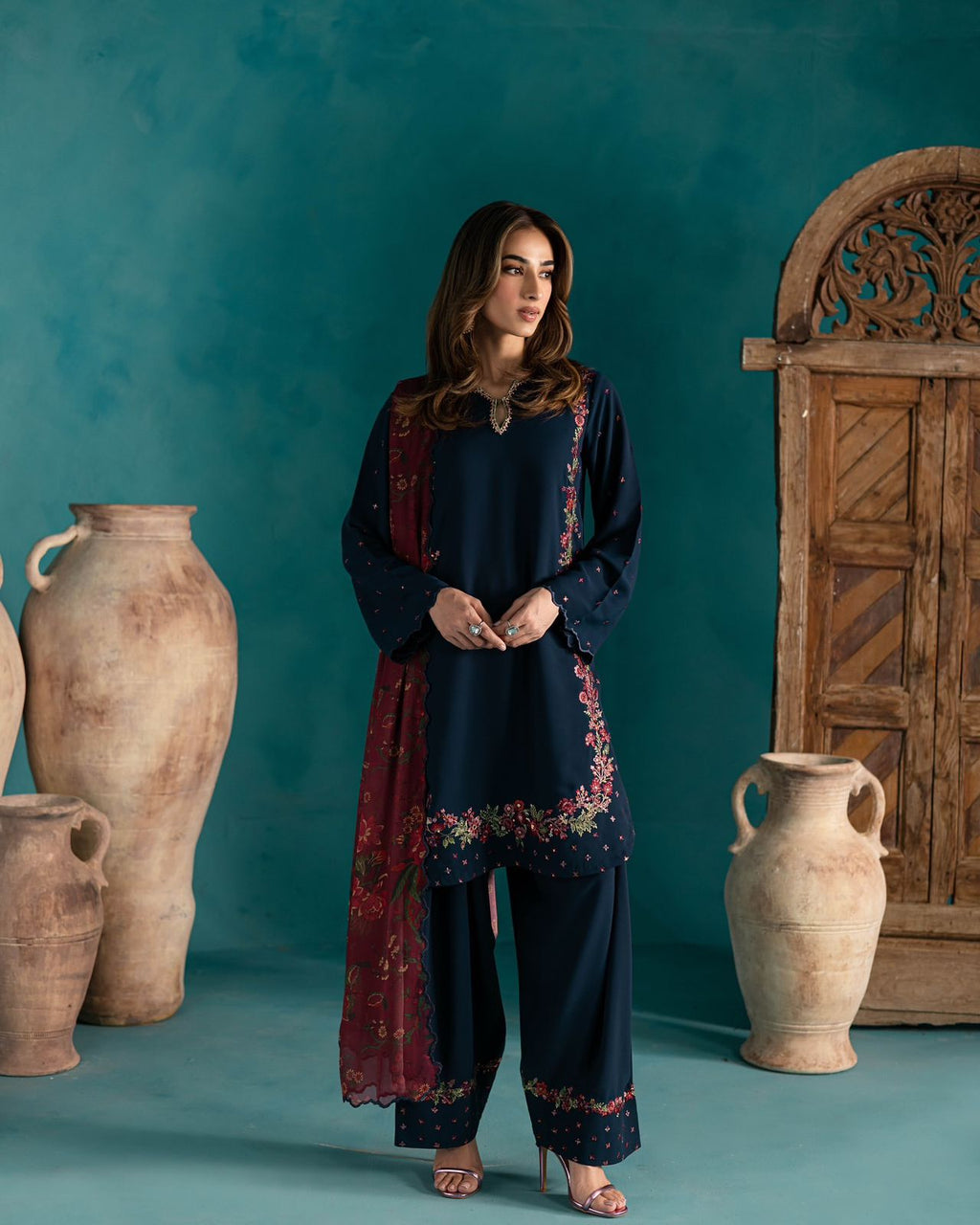🌟 Royal Radiance in Crepe Silk Embroidered Elegance You Can Wear ✨
