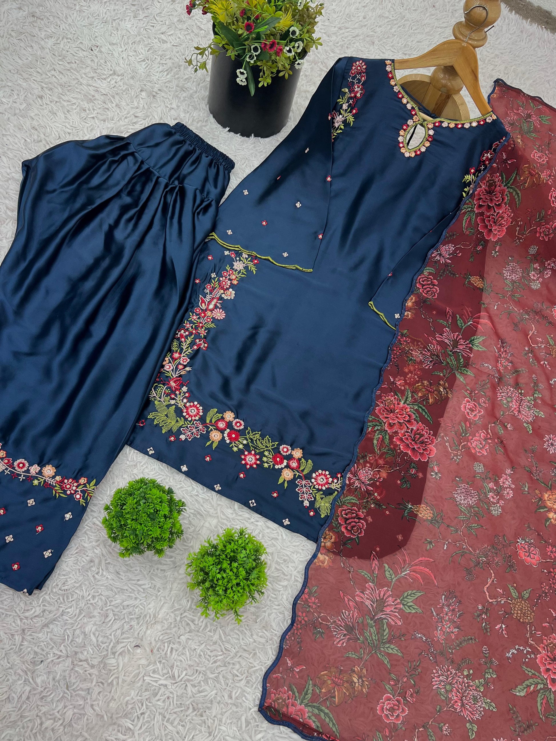 🌟 Royal Radiance in Crepe Silk Embroidered Elegance You Can Wear ✨