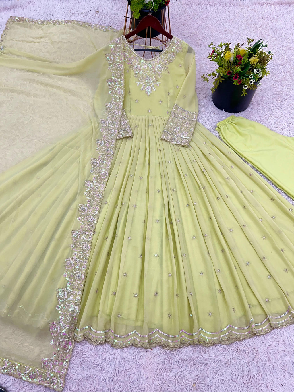 ✨💃 Designer Party Wear Gown ✨💃