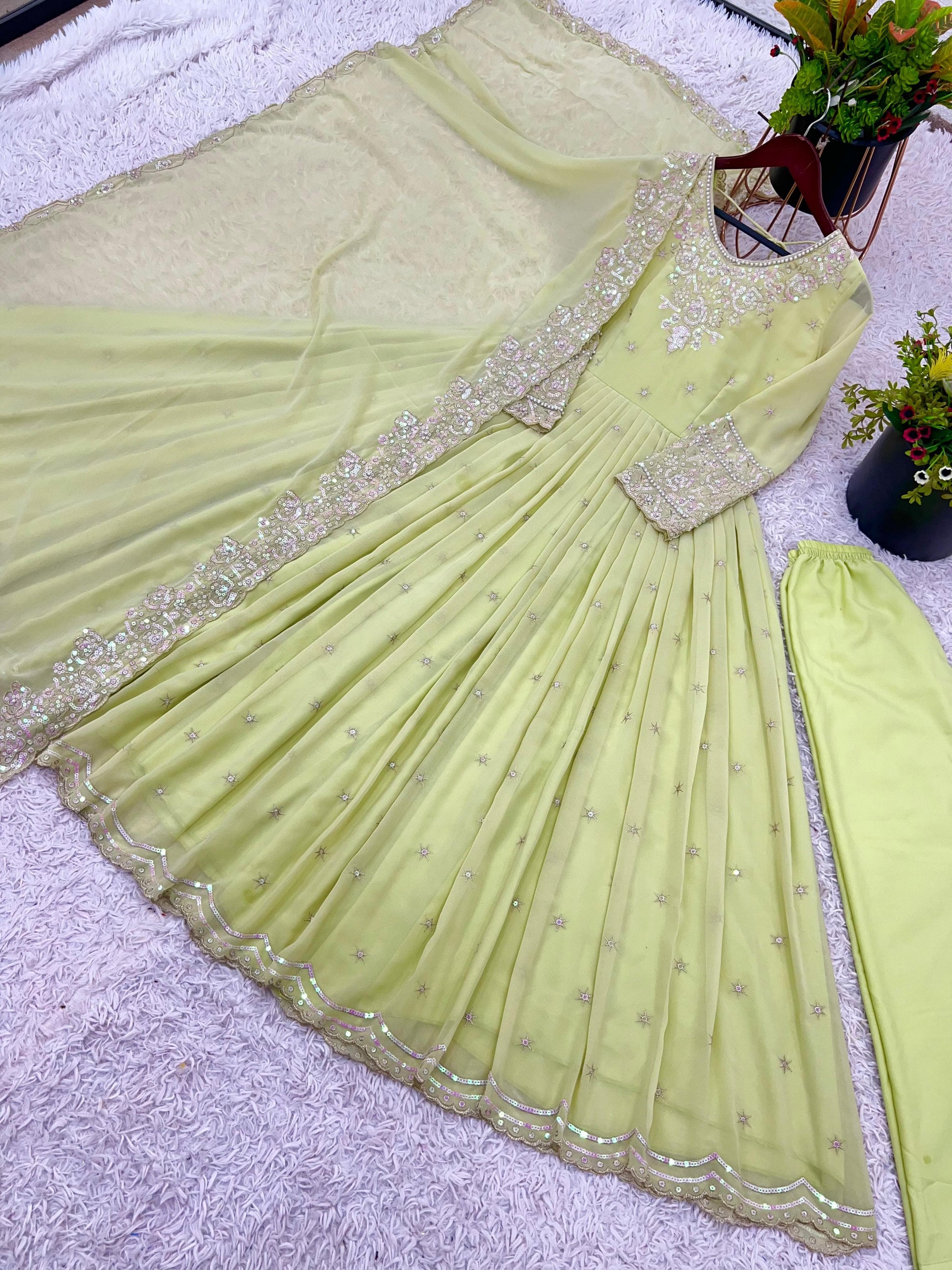 ✨💃 Designer Party Wear Gown ✨💃