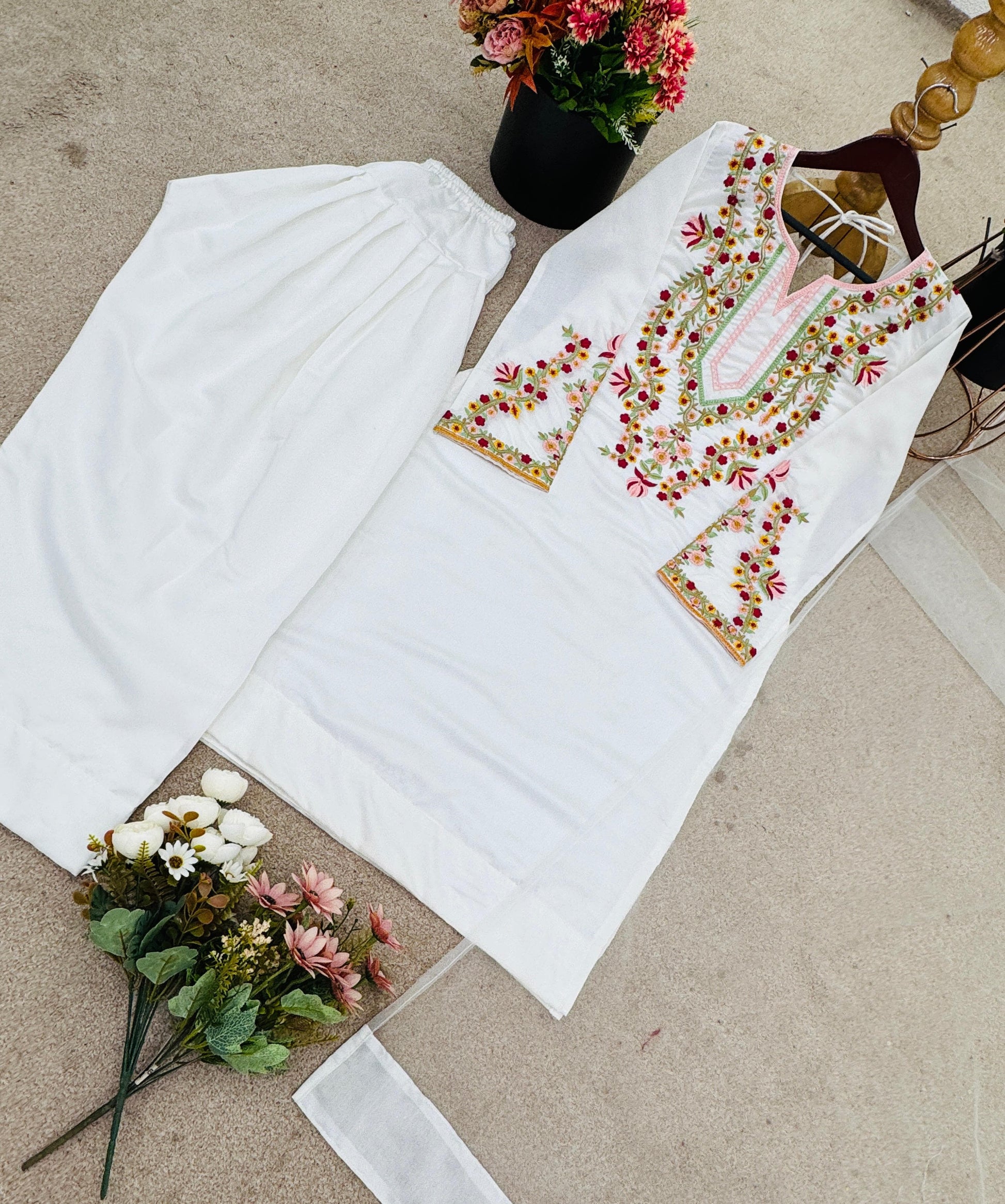 🔥 Designer Natural Crepe Silk Set ✨