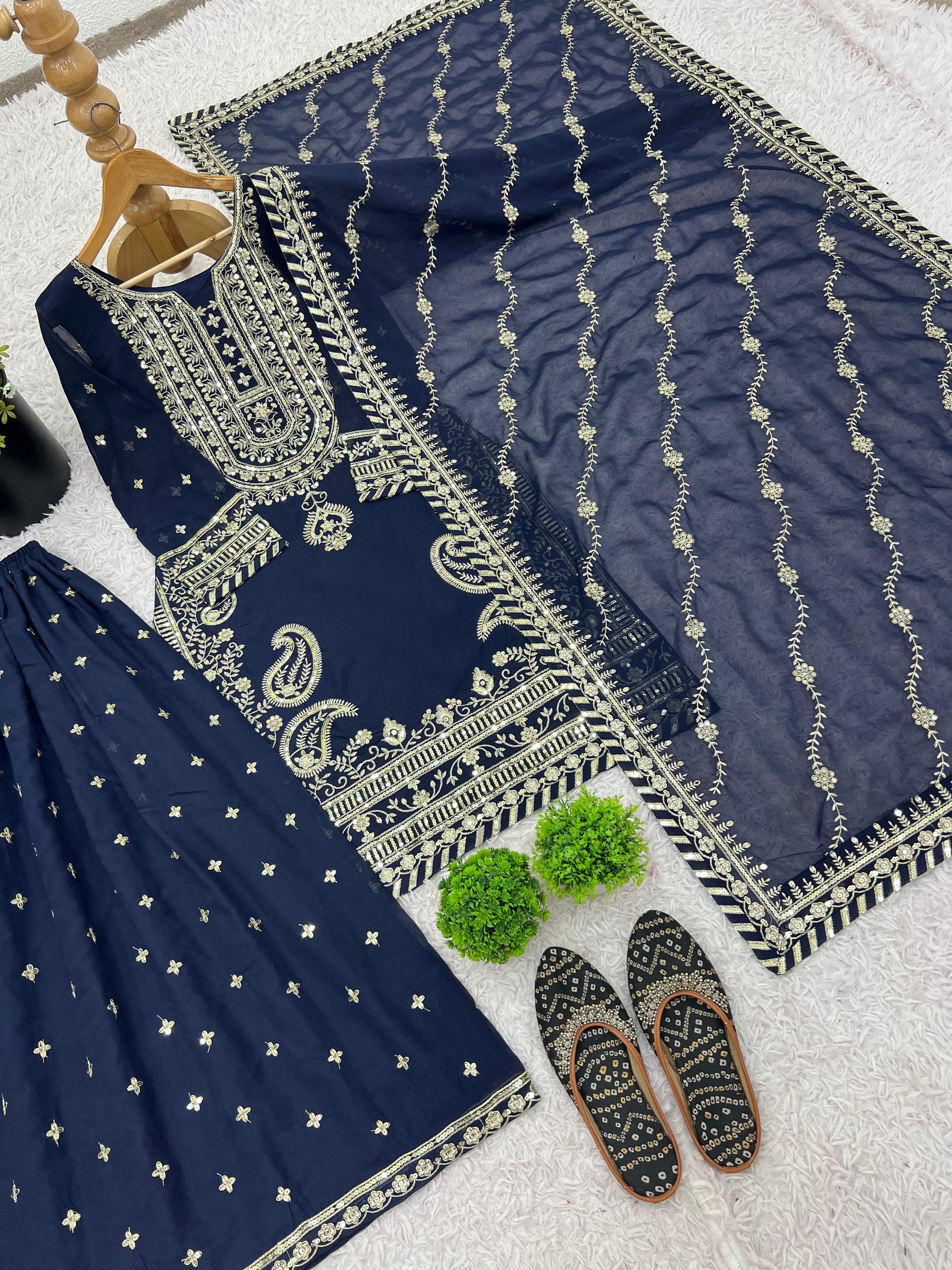 🔥 Designer Heavy Embroidery Sharara Set 🔥