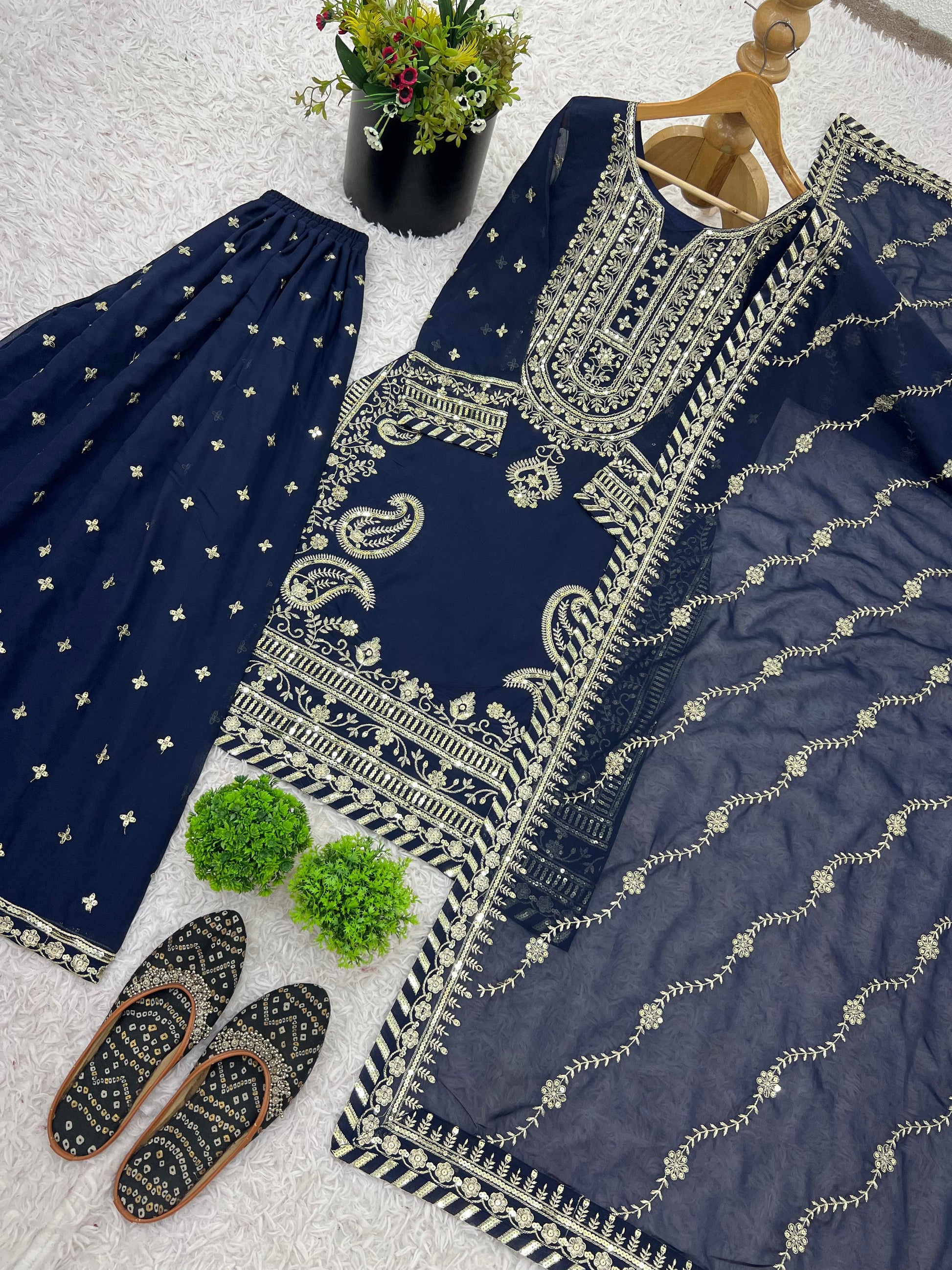 🔥 Designer Heavy Embroidery Sharara Set 🔥