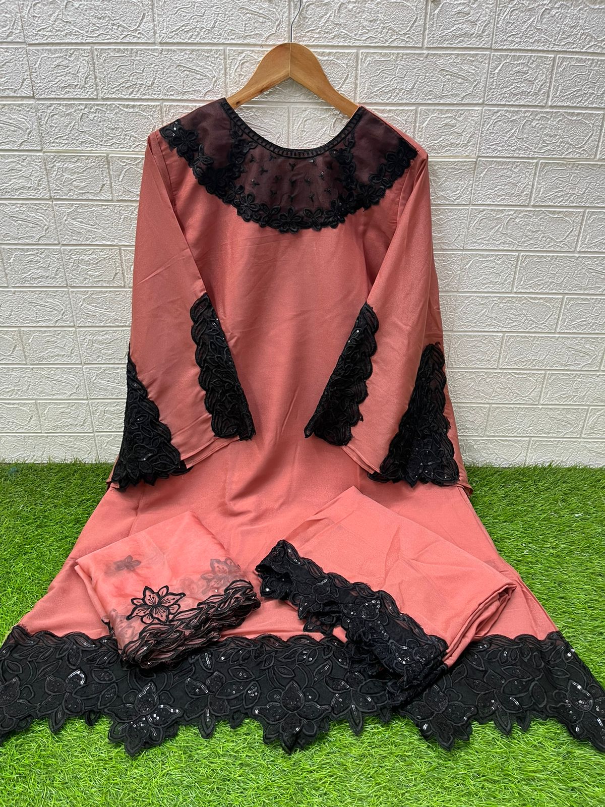 💫 Laxuria Trendz – Exclusive Collection