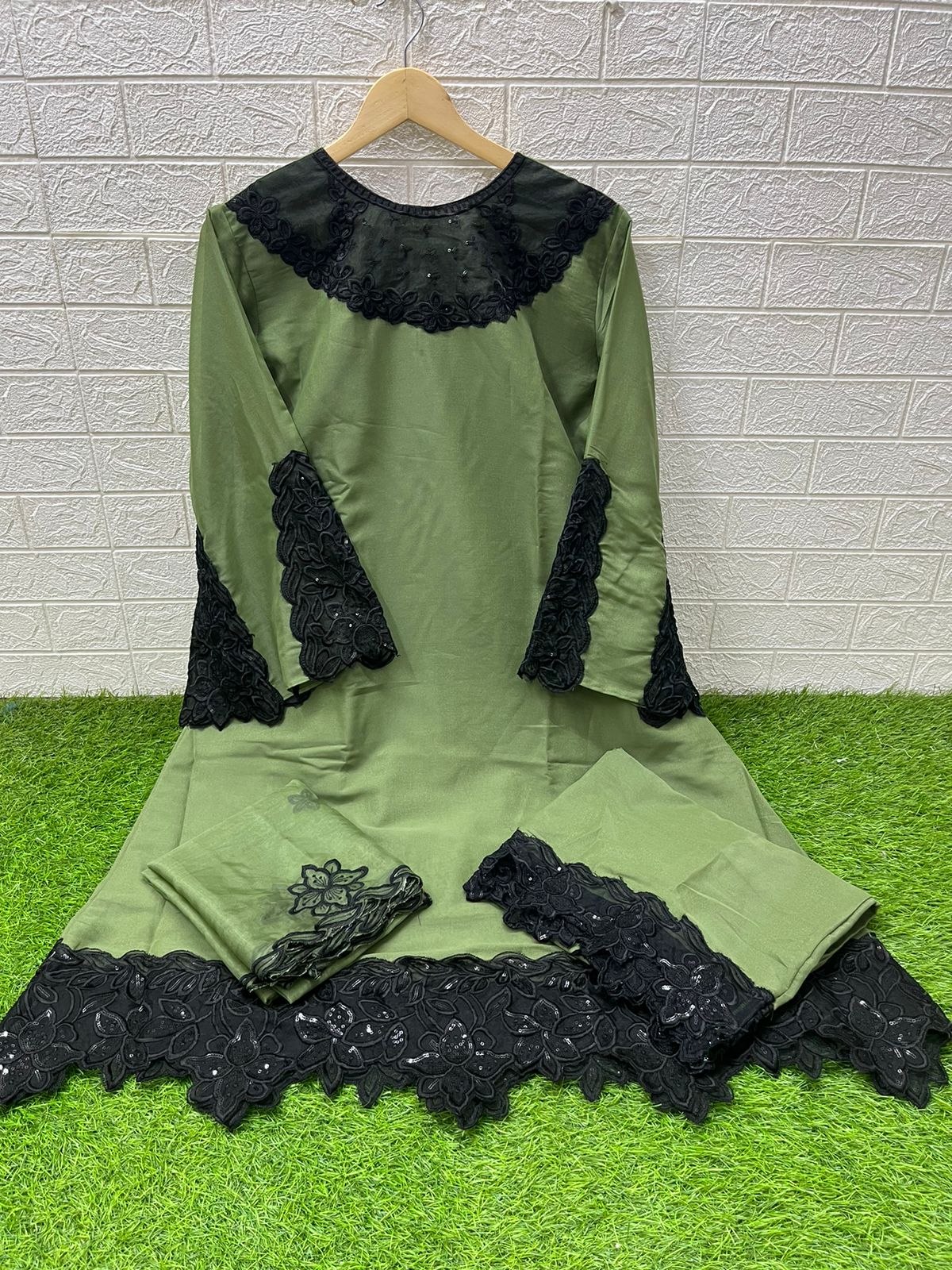 💫 Laxuria Trendz – Exclusive Collection