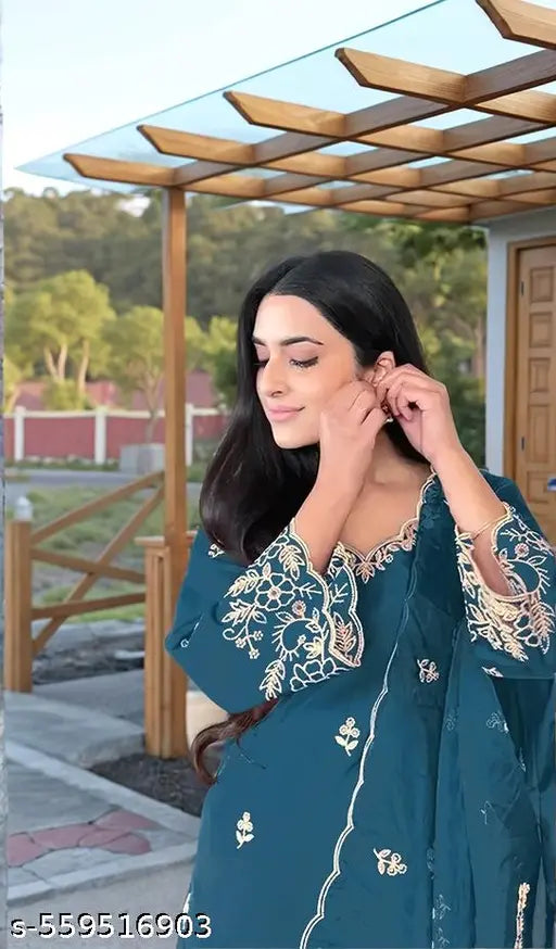 💠 Kaira Embroidered Kurta Dress With Dupatta – Elegance