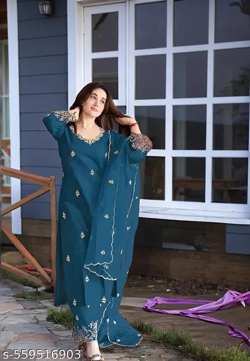 💠 Kaira Embroidered Kurta Dress With Dupatta – Elegance