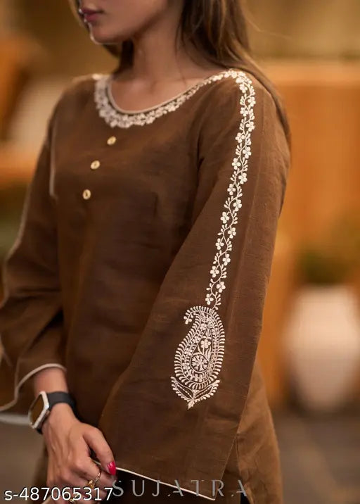 🌟 Elegant in Every Stitch – Embroidered Rayon Kurta Set with Bell Sleeves
