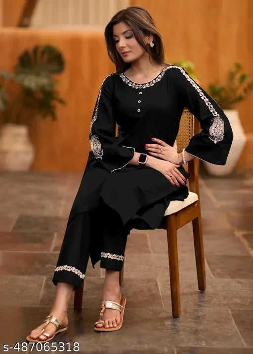 🌟 Elegant in Every Stitch – Embroidered Rayon Kurta Set with Bell Sleeves