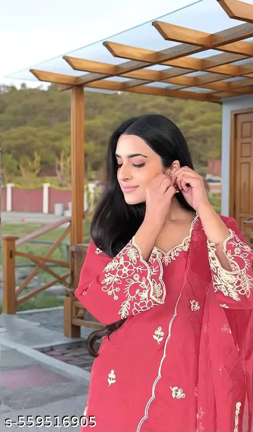 💠 Kaira Embroidered Kurta Dress With Dupatta – Elegance