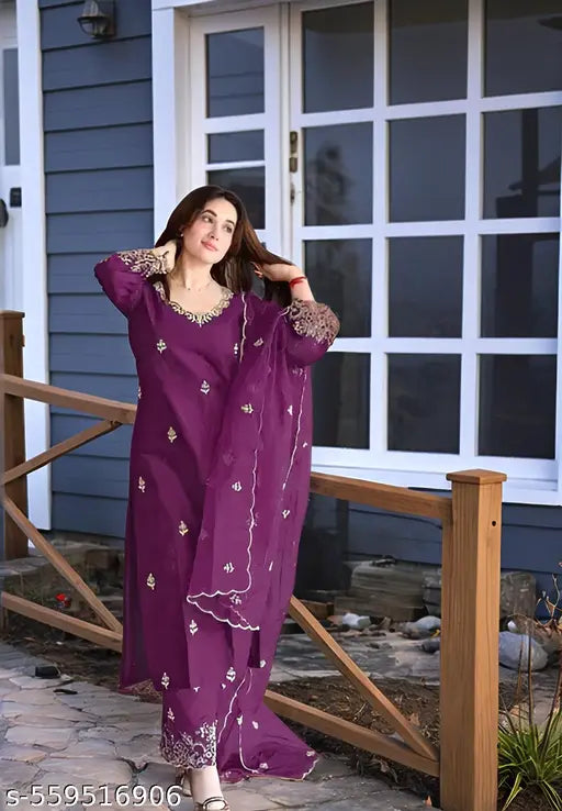 💠 Kaira Embroidered Kurta Dress With Dupatta – Elegance