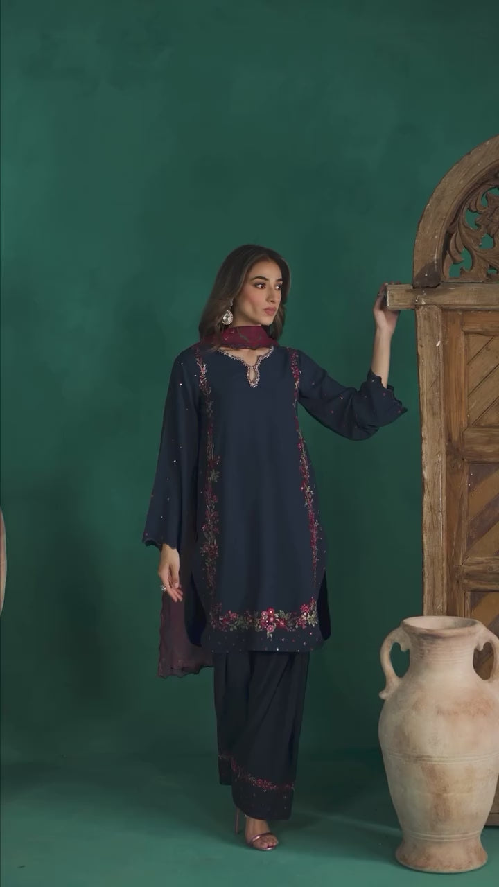 🌟 Royal Radiance in Crepe Silk Embroidered Elegance You Can Wear ✨