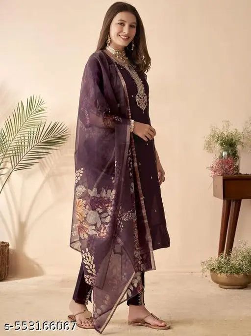 👑 Royal Chanderi Silk Wedding Kurta Set – Tradition with Elegance