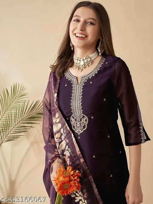 👑 Royal Chanderi Silk Wedding Kurta Set – Tradition with Elegance